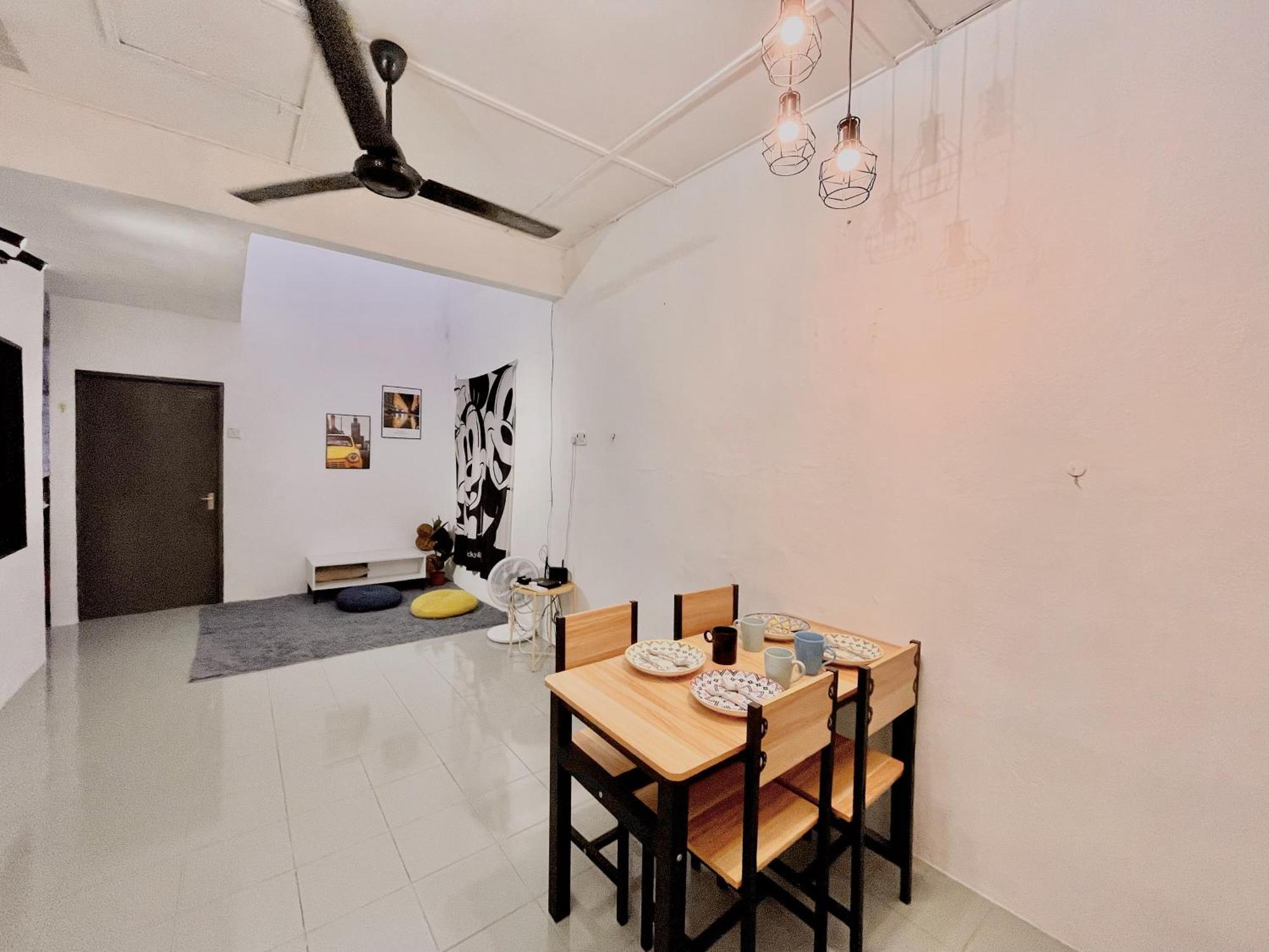Heritage Cozy Entire 3 Bedroom House At Kijang Alma บูกิต เมอร์ตาจัม ภายนอก รูปภาพ